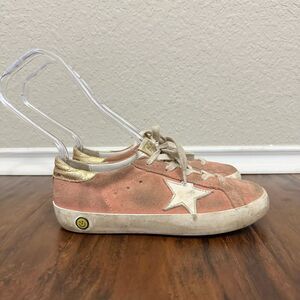 GOLDEN GOOSE Superstar Kids Low Top Sneakers in Peach / Gold Heel Tab